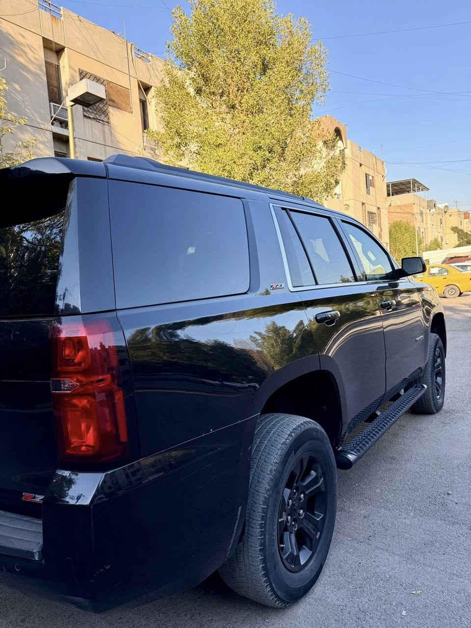 السلام السلام عليكم  للبيع فقط (.اقساط)مكلف بنشر
شوفر ليت تاهو زت سفن ون موديل 2019 فول الفول السياره نضيفه وجاهزه صبغ 3 قطع  بدون دواخل 

اعلى مواصفات الزت معروفه الجبليه 1بصمات 6

2جلد سبعه راكب منفصل 

3سبعه راكب كهرباء هيتر 

4شاشات عدد 2 دفدي 

5حساسات امامي خلفي 

6اشاير بلمري رادارات بلمري 

7وياله ودوس بلادي زت 

8 سلايت طكتين 

9جنطه كهرباء منفصله عن الجامه 

10مري قلاب 

11تخم سماعات بوس الاصلي مو شد 

12لايتات زنون منضومه اصليه 

13 بريك يصعد وينزل كهربائي 

14ستيرن تدفئه 

15 ستيرن كهرباء يصعد وينزل 

16كشنات ميموب 

17 ترحيب داخل اليدات بلادي كل السياره 

سيبايه حديد 4 قطع

اتصال 

***********
