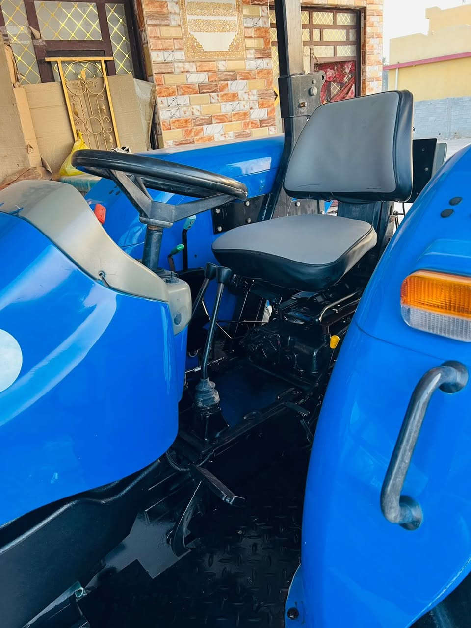 سلام عليكم مكينه للبيع موديل 2009 رقم واسط حره شرط التحويل مكينه تاير شركه جواه مكينه لا خياس لا زنجار مكينه بوضعًالشركه بس المحرك مفتوح مكينه استخدم شخصي مكينه جديده فلتر الشركه بيه لاستفسار ‭0784 819 6476‬ مكان الساحبه واسط الصويره
