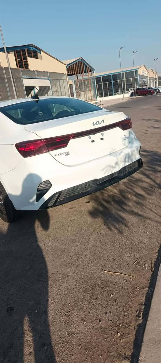 Kia Forte 2024
*السيارة حرة بدون رقم منفيس بسمي
سلام عليكم فورتي للبيع سيارة حادث خلفي بجم كبس على وضع الشركة بحالة الزيرو ماشية 699مايل حادث امبدل قبق جنطة نفس الون ابيض ومبدل حوض مال سبير خلفي مشتغليها شغل 1/1 دعامية بكلايتات كلة اصلي 
العنوان بغداد/رقم ***********
