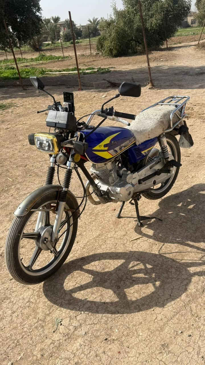 من رخصة الادمن المحترم سلام عليكم دراجه ايرانيه سيفان موديل 2023  مكفوله من كلشي كهربائيات شغاله كله بس باتري نقص أوراق اصوليه شرط الفحص محرك بلادي مامفتوح بيه برغي تايرات جدد انكر سلف واطلع ترايك وين ميعجبك السعر ب500 وبيه مجال لشراي اتصال فقط *********** العنوان بغداد حي البتول.   الاسيا واتساب ***********
