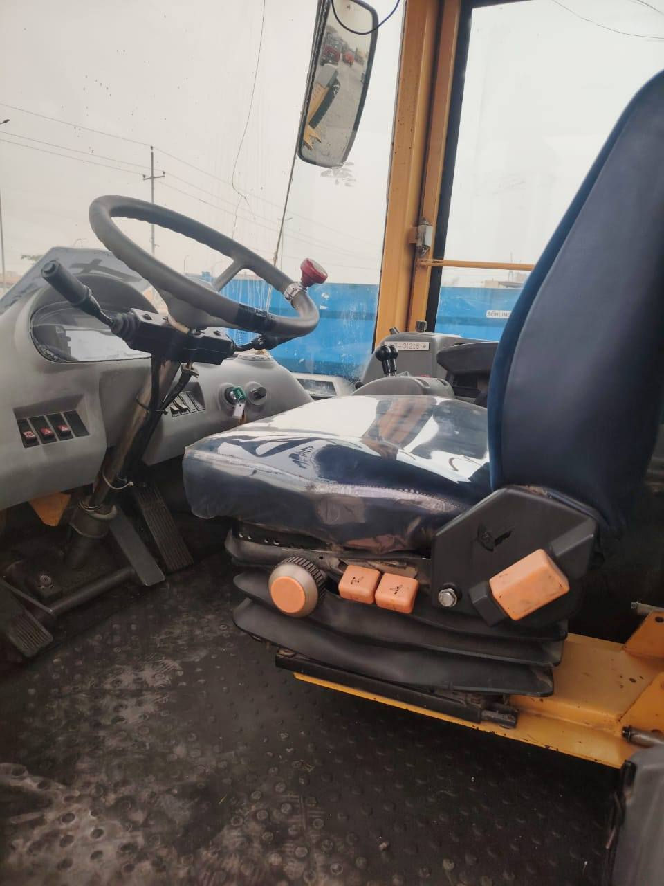 السلام عليكم شفل فالفو شبح مديل2003 سنويه جديده بسمنه   جاهز من كلشي مكانه كركوك***********//***********
