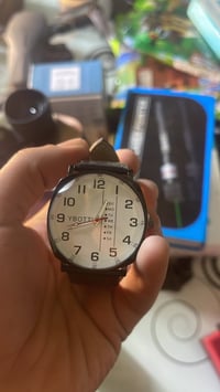 ساعة • تأجير