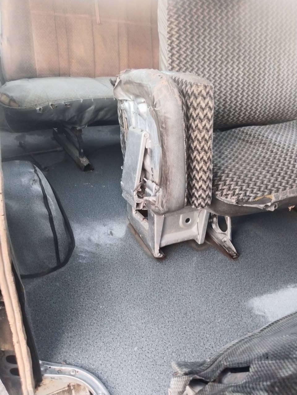 للبيع مكانه بابل ناحية الطليعه موديل ٩٥ بدون مالك سنويه عضم
كل كفاله ماعدى المكينه تبخر ومشط ستيرن 
السعر ١٦ قفل بس الشراي يراسلني رجأ أقره زين وهله بيك


**إذا كنت صاحب هذا الإعلان وتريد حذفه لأي سبب، رجاءا أرسل رسالة إلى الدعم الفني**