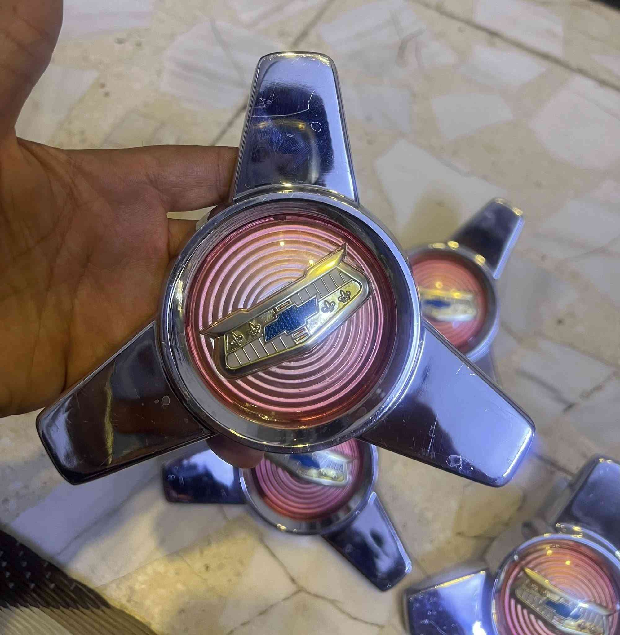 شاخات 57 للبيع اصليات.
‏عنوان بغداد شارع فلسطين
***********

