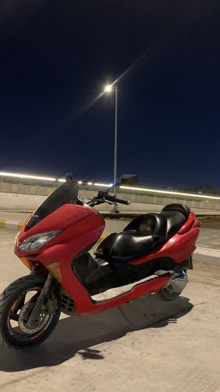 السلام عليكم فورزه 09 عميه للبيع الدراجه مال جناي مداريها بالدهن وبانزين محسن وكلشي بيها نضيف الدراجه عليها مكينه صلاوات على محمد تشك الكاع شك الدراجه مابيها كل نقص ما عده الجاملق الامامي وشويه شخوط بالكفر الوره اما البقيه كله فول وشغال اشاير دبلات هورن حساس استان مكاني كوت حي الحكيم السعر 900 وبيها مجال وهذا رقمي للتواصل + واتس اب والخاص مفتوح حياكم ***********  ‭
