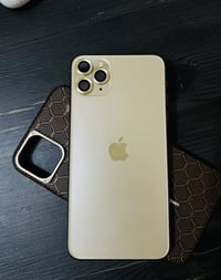 ١١ برو ماكس • ٢٥٦ • بطاريه ٨١