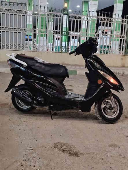 السلام عليكم
كامكو G4لبيع او مراوس فراشه فحل نضيفه 
الدراجه حلوه ونضيفه الكهربائيات كلها شغاله نكره سلف وهندركفراتها حلوه ومختمه  بيها شخوط بصيطه المكينه مفتوحه بعدها علئ السحك بيها صوت ب الولفات فقط ب المشي يكطع الصوت 
قبل اسبوع سويتلها ادامه تنضيف كابريته وبلك ليزري وفلتر شوته 
تخم تاير جديد 
صالنصه جديد 
باتري جديد 
قبق تبريد وفلاوين جديد 
سلف جديد +هورن 
سعرها،260وبيها مجال لطيبين 
مكاني الكوفه المقدسه شارع المعمل 
رقمي ***********
