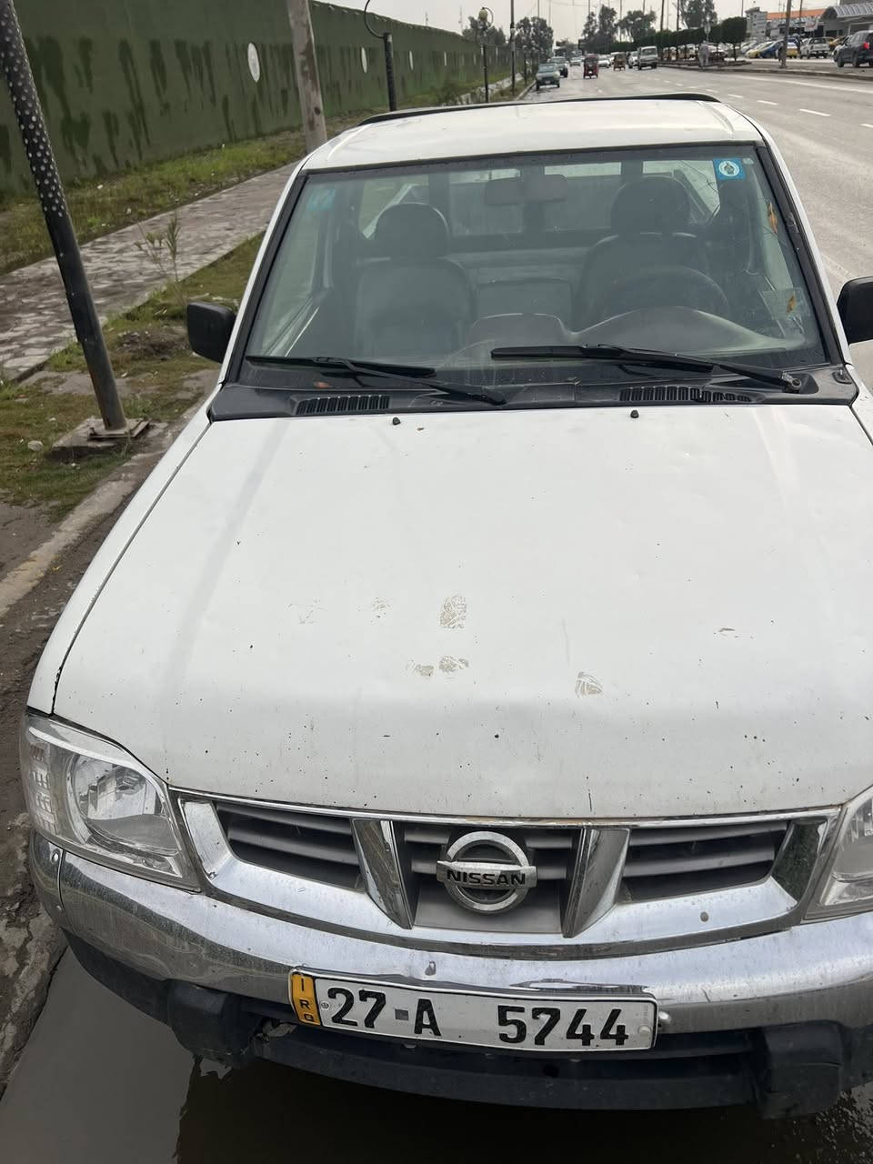 السلام عليكم
نيسان 2005 
بتره 4 جناكيل
بلاديه 
تخم تاير  تخم ويل صدر امامي خلفي  لاستيك قماره كلا مبدل قبل شهر 
السياره بيها مناطق صبغ 
دواخل مابيها 
كير مكينه شاصي جاهزات 
تبريد عاطل 
رقم دولي ذيقار بسمي 
سنويه لل26
عنوانها بغداد 
السعر 62 $ او بلعافيه عل يشتري
***********
