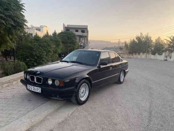 لەسەر ئیزنی ئادمین بیئیێم مۆدیل ١٩٩٠ مەکینە٥٢٠کەپس گێڕ عادی بێ دەعم و لێدراو گێڕ و مەکینە بە شەرت
٢٥٠ مەسرەفی تیا نیە کامل کارەبایی گیانی ئیش ئەکات کوشن جلد 
دوو جام کارەبا
پێش پان رەقەم باریک بەشەرتی تەحویل خەرامەو براوە نرخی ٤٨ گەلاو معامەلە ژم/***********
