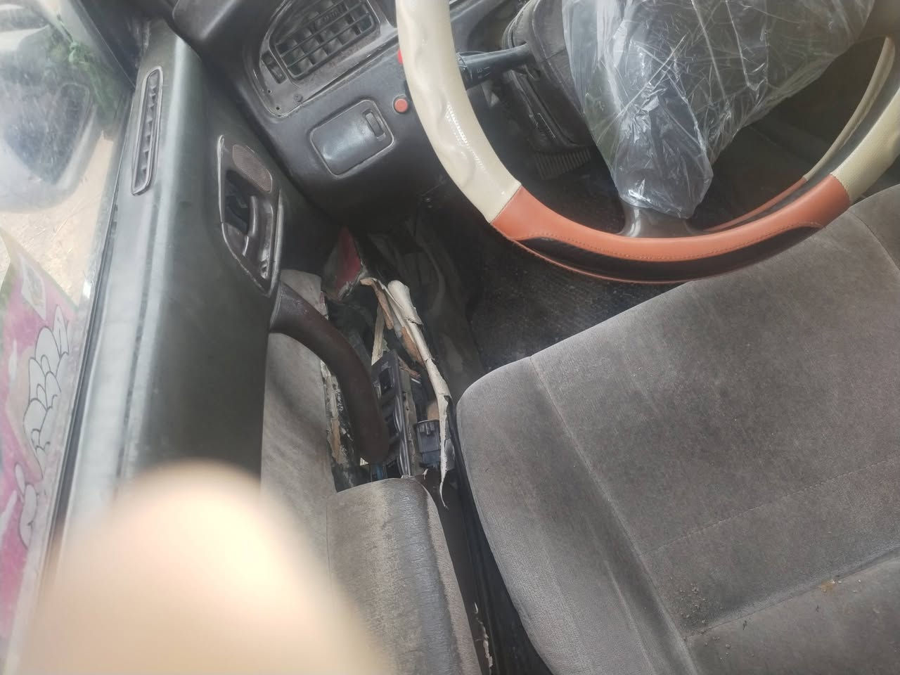 سلام عليكم بطه للبيع السعر 30 سيارة بيه كصه سنويه بعدي ما صاقطه محرك كير اكسن كهربائية حداديه خير من الله مراوس ترهم حسب القناعه اي ستفسار اتصل *********** /*********** مكان بابل جبله
