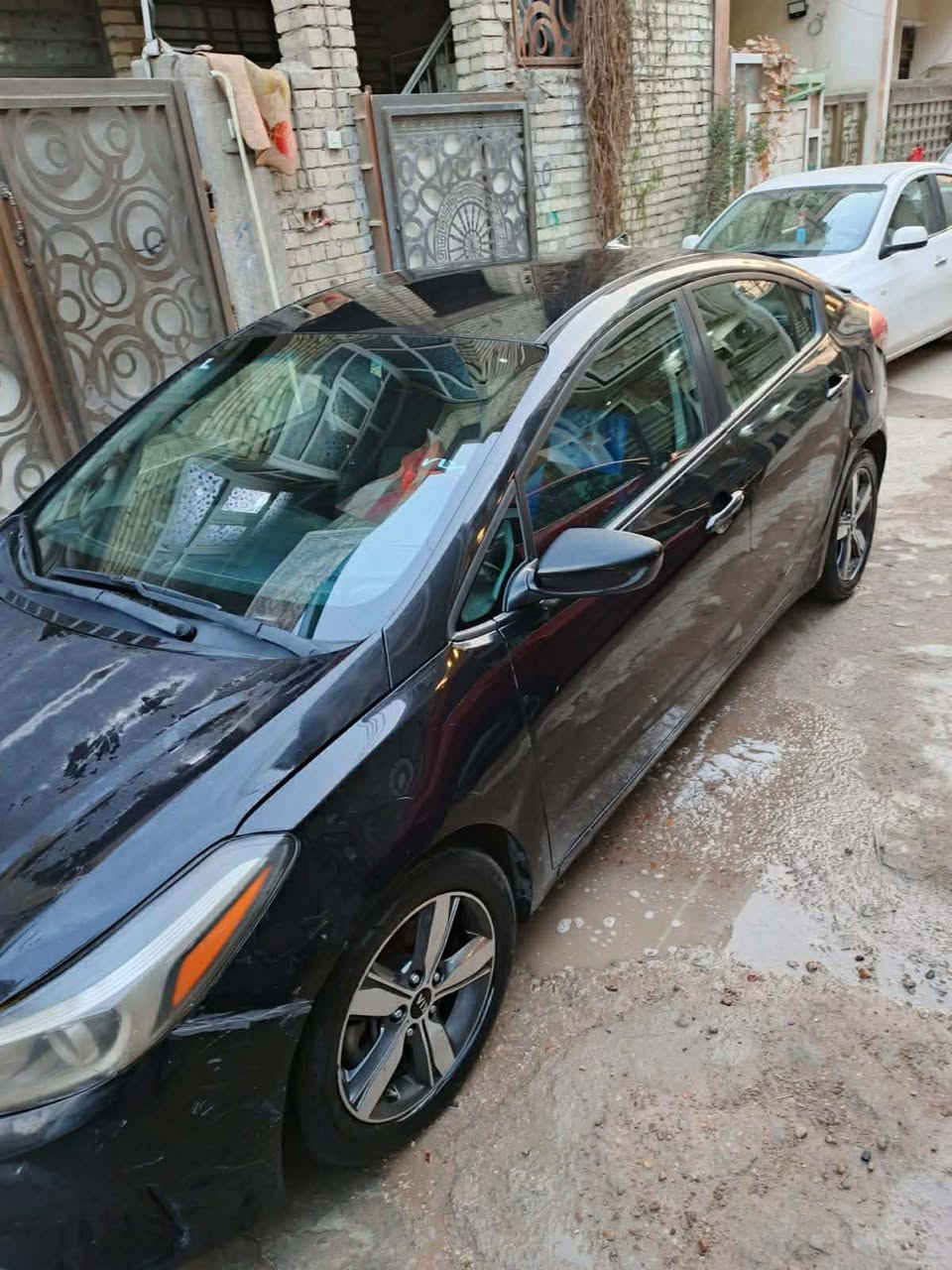 سلام عليكم سياره كيه فورتي موديل 2018
محرك 2000 مكينه دوش ماشيه 183 حزام صبغ 
سعر  100 ورقه 

***********
تواصل واتساب
