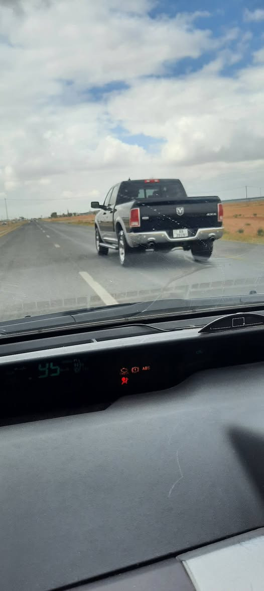 DODGE RAM LARAMIE DIESEL#
#دوج رام لارامي ديزل 2014 ماتور 3000cc تيربو  نظام توفير الوقود Eco
فحص 
كلين تايتل جمرك جديد
لون اسود مميز جداً (دهان وكالة)
فل كامل - أعلى فئة
الإضافات والمواصفات:
دفع رباعي 4x4
فتحة قناص كهربائية
فتحة سقف كريستال 
الداخليه جلد كامل لون اسود
شاشة كبيرة مع نظام ملاحة (Navigation) وجميع
الإضافات
نظام هايدوليك يتحكم بارتفاع وانخفاض السياره 
كاميرا خلفية
مقاعد كهربائية
مثبت سرعه
جير ماوس
كوشوك بحالة ممتازة

تشغيل عن بعد
نظام دخول ذكي مع بصمة ابواب
تدفئة وتبريد للمقاعد
تدفئة للمقود (ستيرنج)
ثلاجة وسط الكراسي
جنوط لارامي الأصلية
أضواء أمامية وخلفية أصلية
حساسات اصطفاف أمامية وخلفية
رادار امامي 
مرايا كهربائيه ضب
السياره مجهزه بأعلى المواصفات والعديد من الاضافات المميزه
للاستفسار ٠٧٩٧٢٢٧١٥٥


**إذا كنت صاحب هذا الإعلان وتريد حذفه لأي سبب، رجاءا أرسل رسالة إلى الدعم الفني**