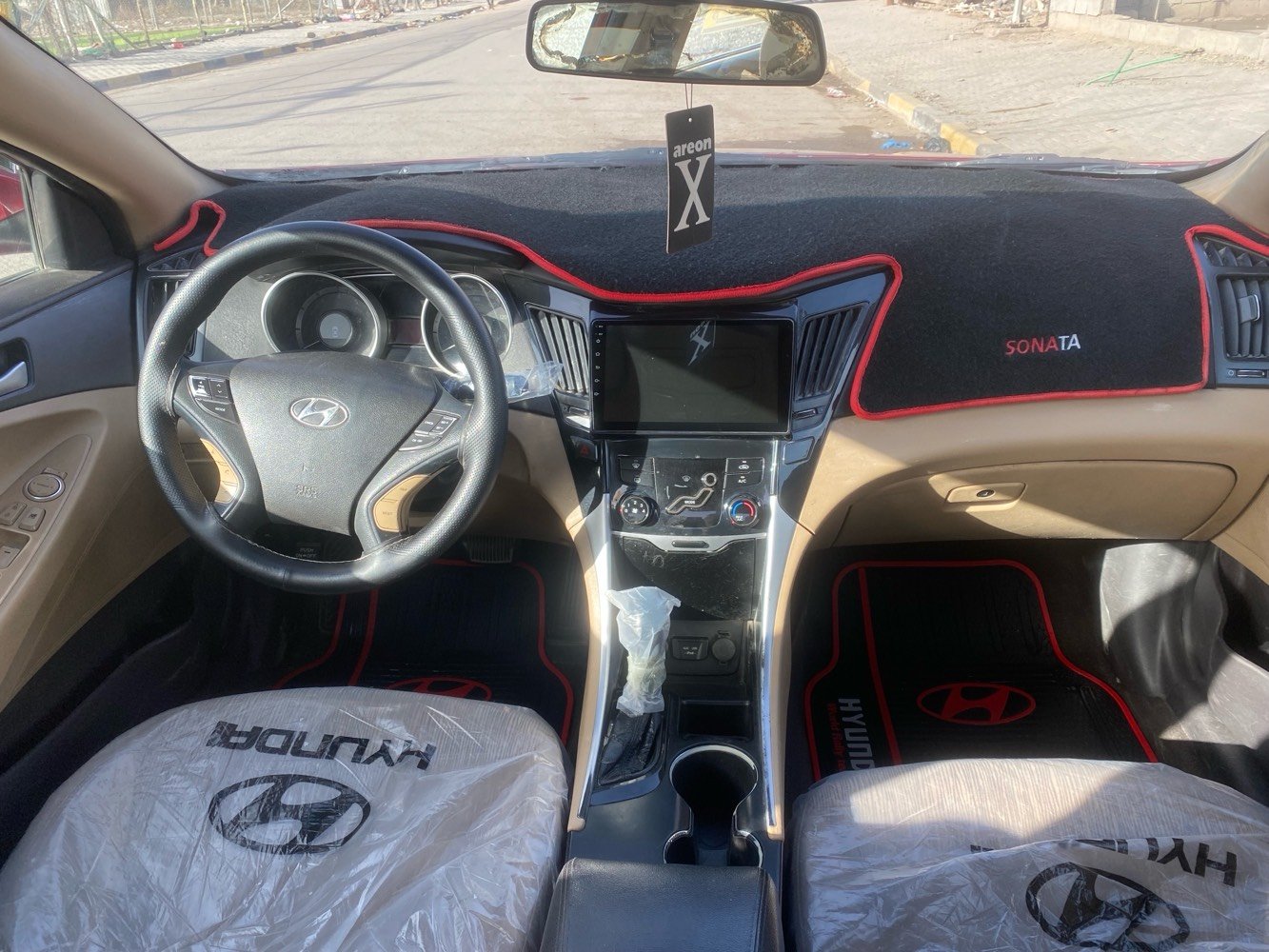 السلام عليكم سوناتا 2011 سياره نضيفه كلش مكينه كير تبريد تدفئه خير من الله مكينه 2400 صدر جديد تخم تاير بيهاصبغ جاملغ خلفي ستفسار اتصل على الرقم ودلل