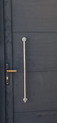 يتوفر لدينا قبضة باب ستل ستيل قياس متر + 80سنتم + 60سنتم جمله كميات سع...