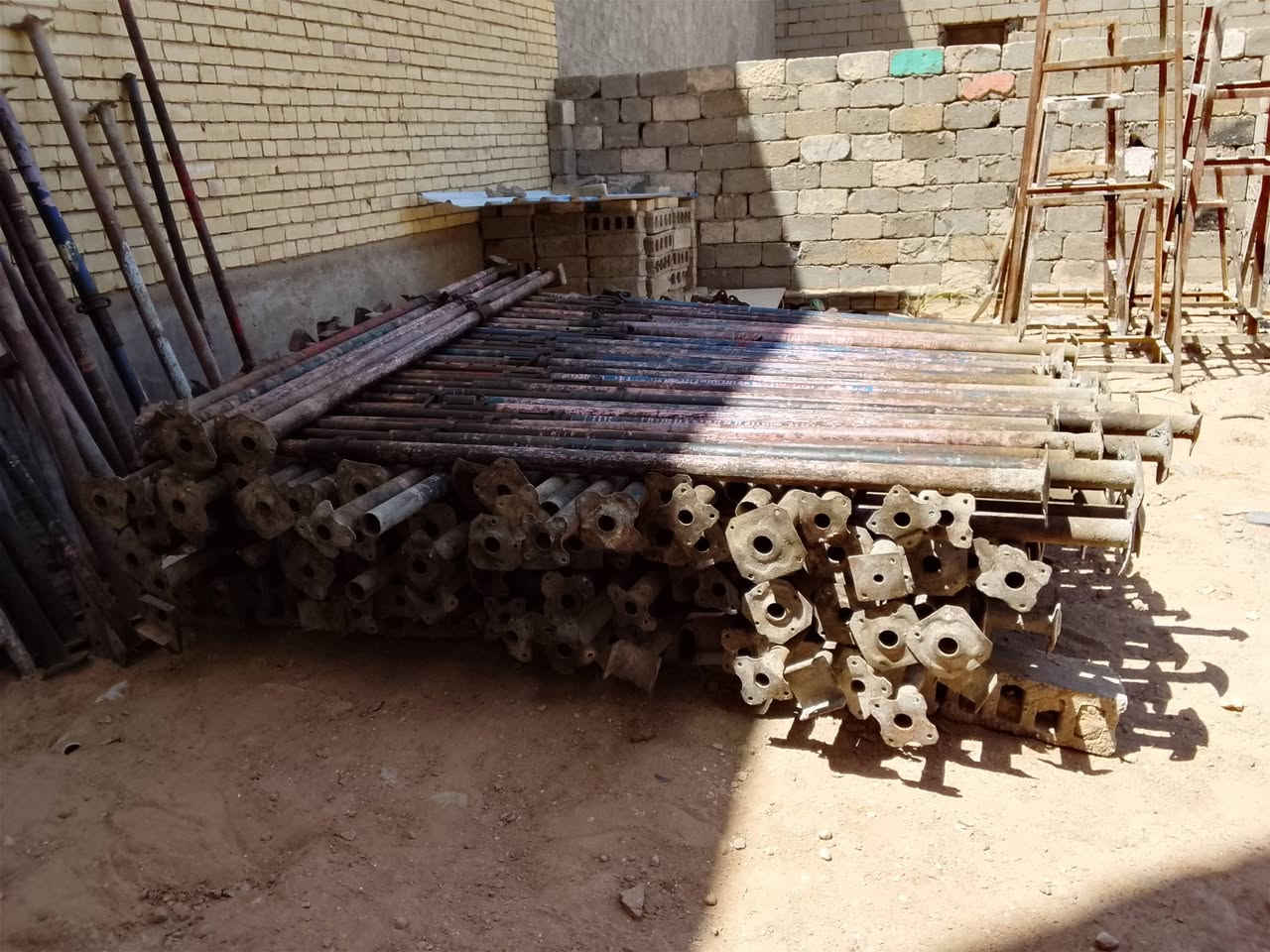 سلام عليكم جكات للبيع تركي الحاضن سن الخشن  مكان كربلاء حي السلام عدد الجكات 250 السعر الزوج 25الاف رقم الهاتف موجود واتساب ***********

