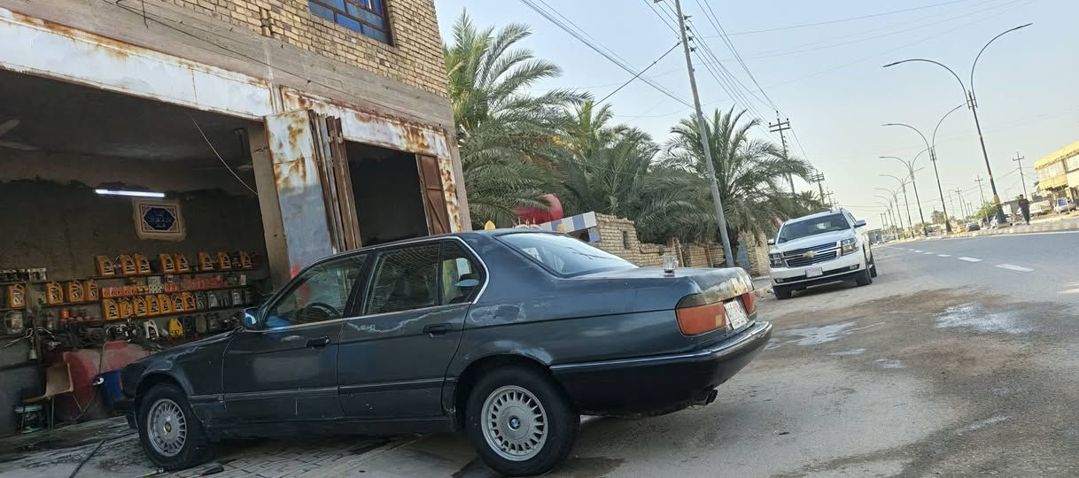 السلام عليكم ٧٣٥ لبيع سياره حلوه مال تعمير نقصه بس كير تمشي ٧٠ رقم واسط سنويه ل ٢٧ مكاني ناصريه قضاء الشطره  سعره ٢٥ وبيه مجال ***********
