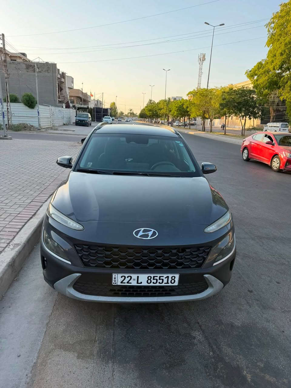 السلام عليكم
تحية طيبه 
كونا 2023 وارد امريكي للبيع
حادثها فقط بنيد وبراكيت بدون شواصي او دواخل ايرباك دركة 
السياره ماشيه 37 الف مكفوله من كلشي مكينه وكير وتبريد وجاهزه 
بيها بي دي ار بلباب قليل اثر شخط مو ضربه
السياره نص فول 
بصمه 
رادار امامي وتوقف ذاتي وتحديد مسار 
رادار خلفي وجانبي 
تحكمات ستيرن
كشن كهرباء مخمل 
الباقيات معروفات 
لون السياره سموك اسمنتي
للاستفسار 
***********
السعر144 وبيه مجال مكانها بغداد حي الاطباء
