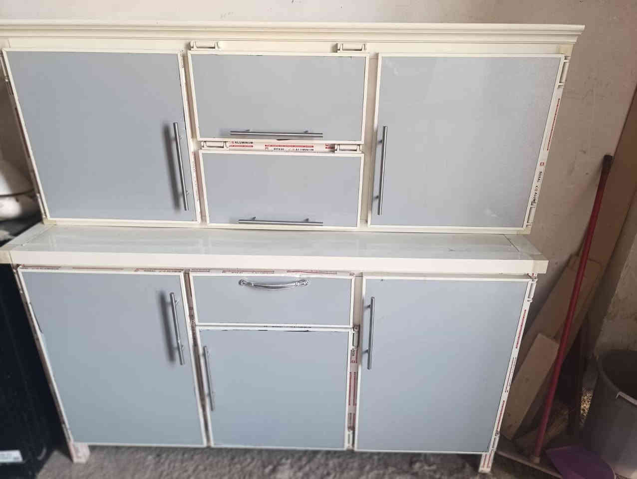 كونترات نضيف اخو الجديد عنواني كركوك اشتري وابيع اي حاجة منزلية اتصل ***********
