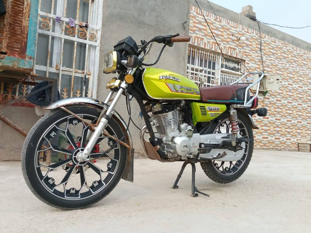 دراجه سافان للبيع موديل 24 كفاله عامه على اخر حبايه اوراق كامله وصل معرض بيها محرك ما مفتوح نقره سلف وبصمه كهربائيه كلها شغاله دراجه حلوه كلش مكان ديوانيه دغاره السعر 700 وبيها مجال كلش بسيط رقم الهاتف ***********
