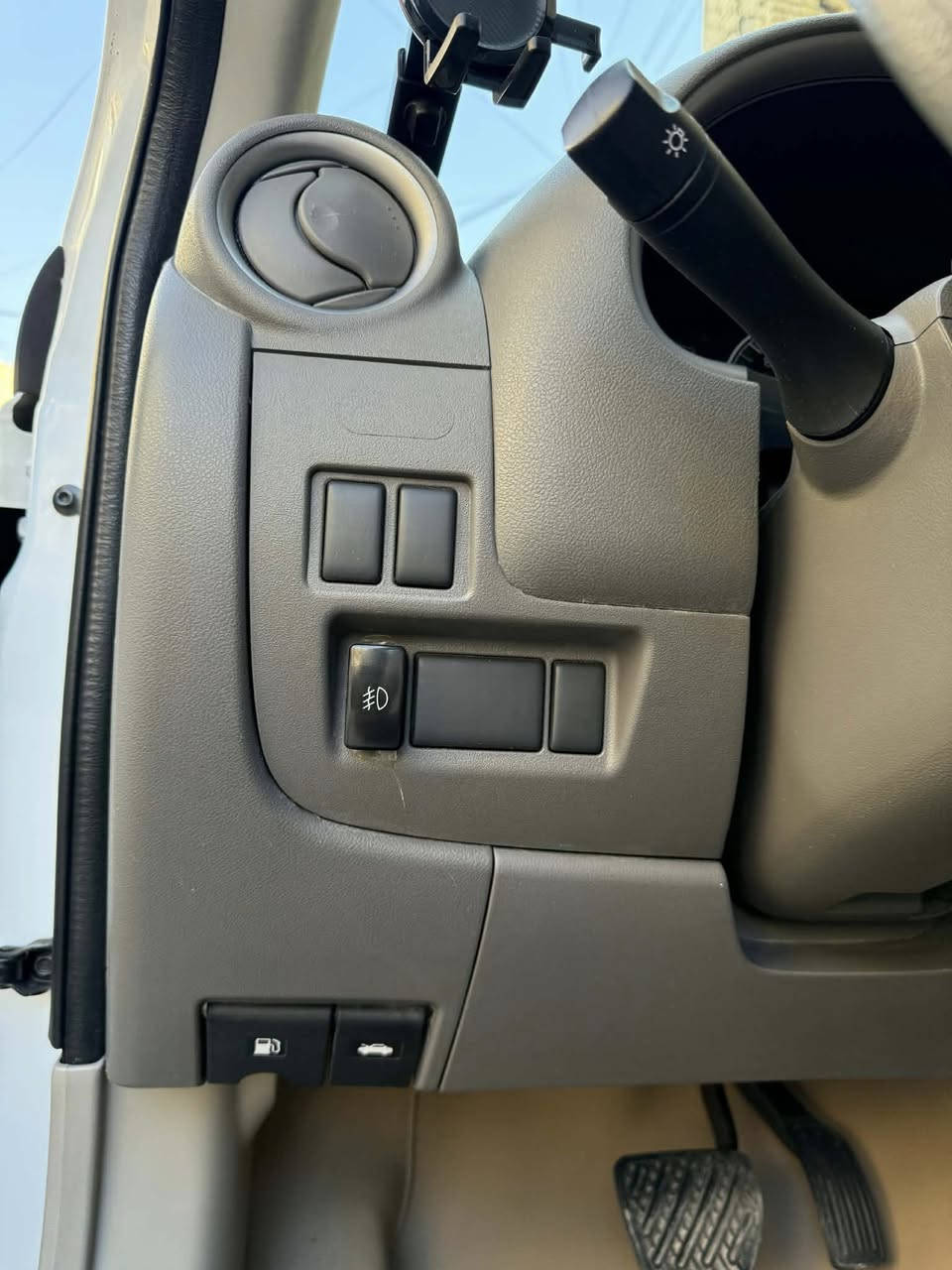 نيسان سني 2022 - لون أبيض مكفولة من كلشي!
السيارة بحالة ممتازة جداً، نظيفة من الداخل والخارج وما محتاجة أي صرف.
• كفالة (مكينة، كير، وشاصي).
• صبغ مابيها (مكفولة من الحوادث).
• ماشية: [36الف] كم.
السعر 120 
العنوان بغداد البلديات 
للمزيد من التفاصيل أو المعاينة، يرجى الاتصال على: [***********]
