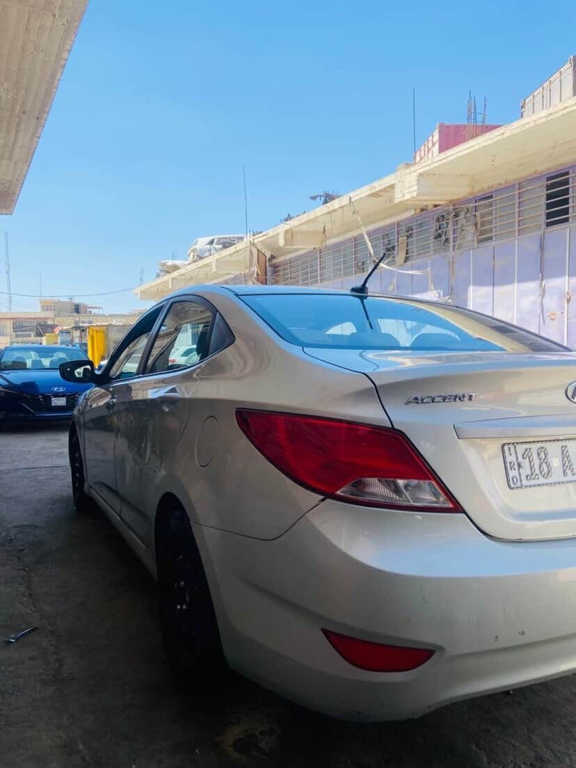 سيارة اكسنت موديل ١٧ امريكيه بيها كم قطعه صبغ والباب الوره السايق بيها بارد 
كير ومحرك مكفول سياره ماعايزه شي تحويل مباشر سنويه ورقم وهزه جديده مكانها بابل
السعر ٩٥ وبيها مجال قليل
ملاحضه (( صورها ب امريكا ب خاص بدون ضربه  ))
للاستفسار الاتصال ع الرقم  
غير متواجد  نت 
***********
