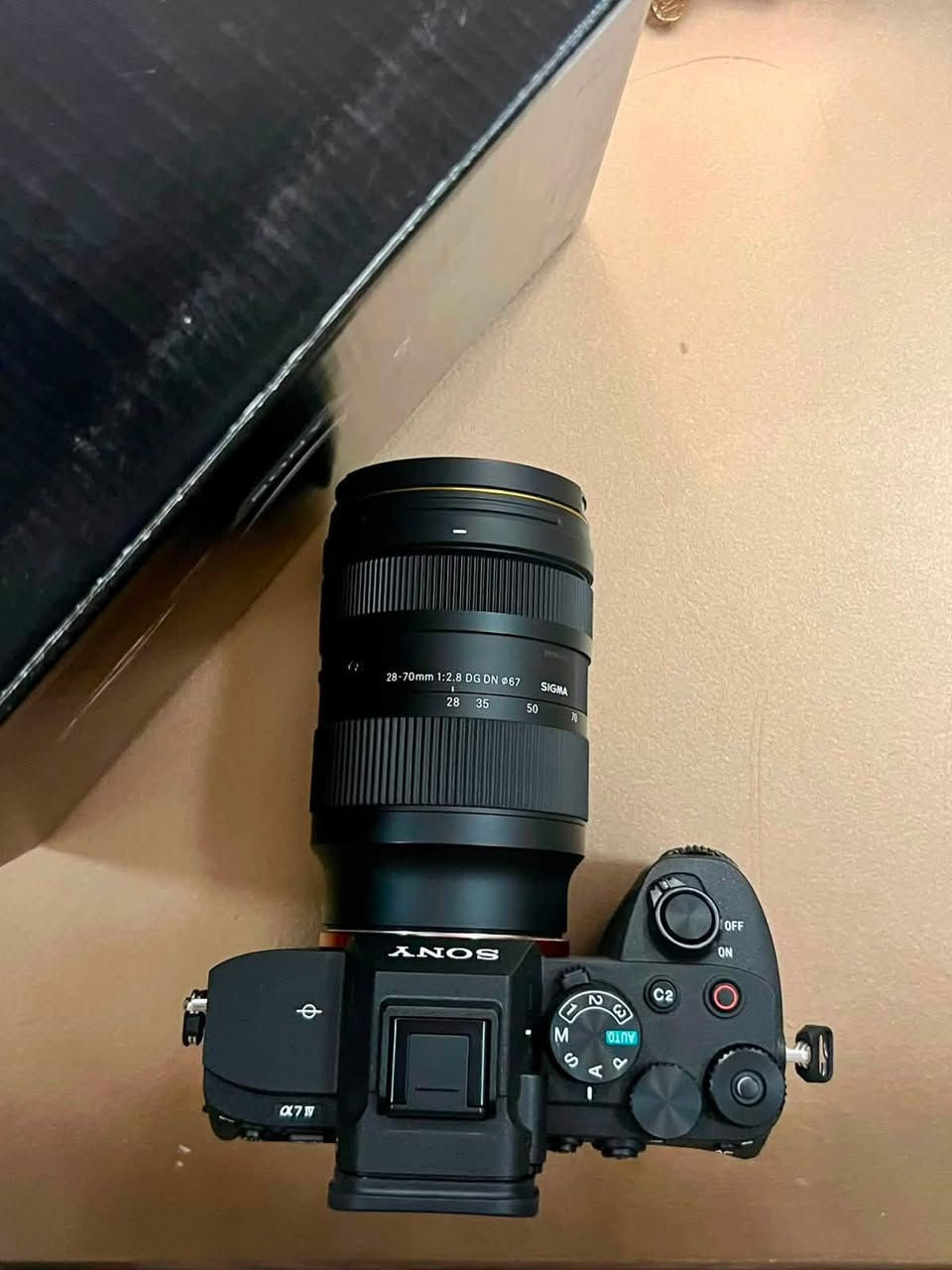 � للبيع Sony A7 IV + Sigma 28-70 F2.8 + DJI RS3 🔥

طقم تصوير احترافي كامل، استخدام شهرين ونص فقط، بحالة ممتازة جدًا.

✔️ Sony A7 IV
✔️ Sigma 28-70mm F2.8
✔️ DJI RS3
✔️ UV Filter
✔️ SD Card 128GB + 64GB

الطقم نظيف جدًا وجاهز للشغل مباشرة، سبب البيع التفرغ لمجال آخر.

💰 السعر: 4,500,000 د.ع (قابل للتفاوض بالمعقول)
•الكامرا + العدسه اذا وحدها ب ٤ ملاين وبيها مجال
•الرونن وحده 500 الف وبي مجال قليل
تواصل خاص او على الرقم 
***********
***********
مكان بغداد
