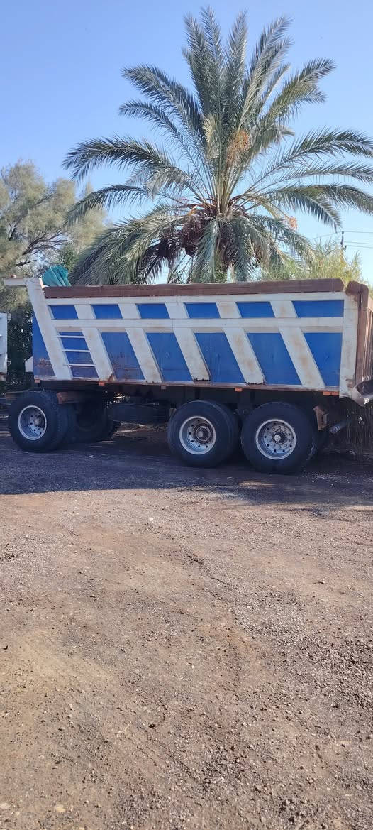 مقطوره مايلر قلاب للبيع تخم تاير ذرعه22للاستفسار الاتصال. على الرقم***********
