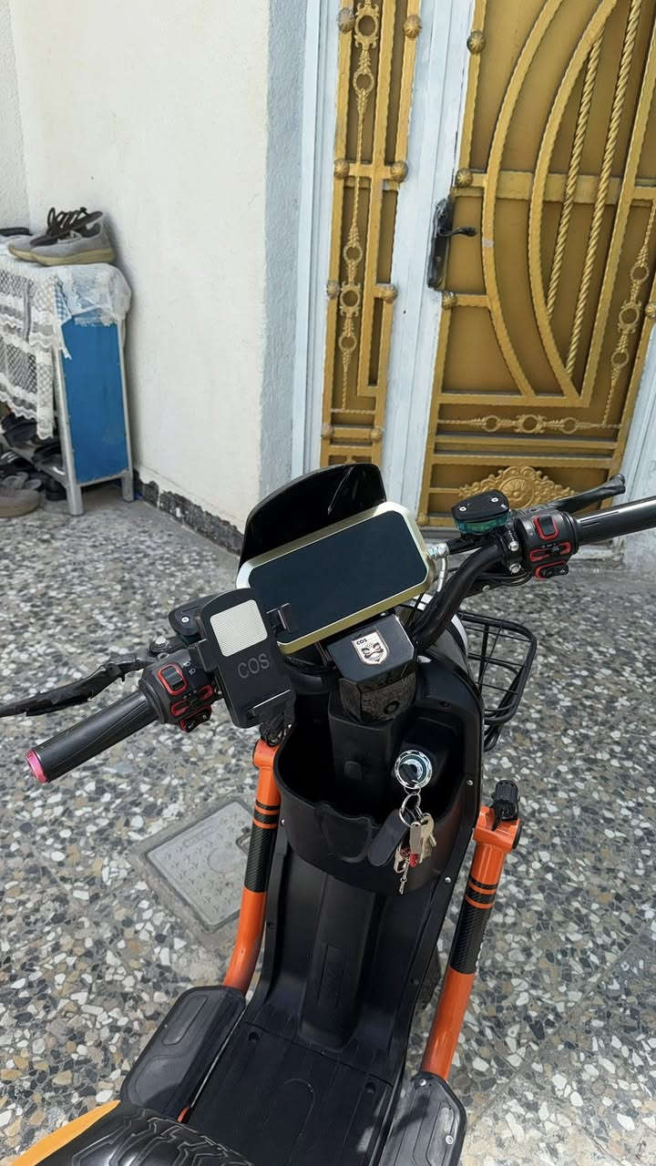 السلام عليكم للبيع دراجة شحن X900 دراجة جديدة ونظيفة كلش وكلشي شغال بيها وبطارياتها جدد رايدها ب475 وبيها مجال قليل مكاني القبلة ***********
