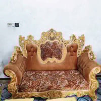 تخم ملكي • ١٥مقعد • ٥طبلات