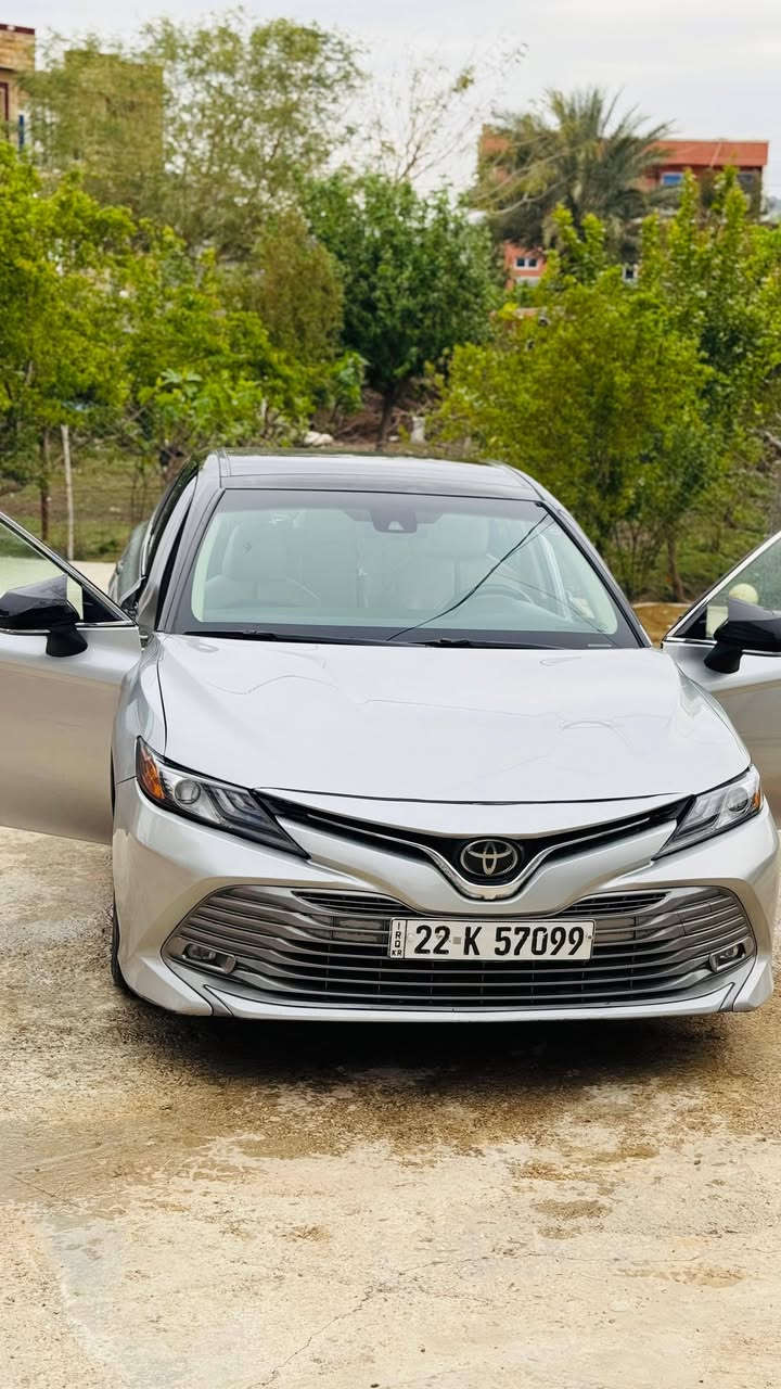 السلام عليكم كامري للبيع موديل 18 رقم اربيل سنويه وهزه جديده XLE أعلى فئه بل كامري بصمه وتنته سقفيه بنراما تبريد امامي وخلفي تبريد وتدفئه بل اكشانه رادار امامي وجانبي السياره فول ضررها قطعتين بنيدنفسه مصلح وچاملق السايق امبدل فقط السعر 175 وبيها مجال مكان السياره قريه المسحگ اتصل ***********
