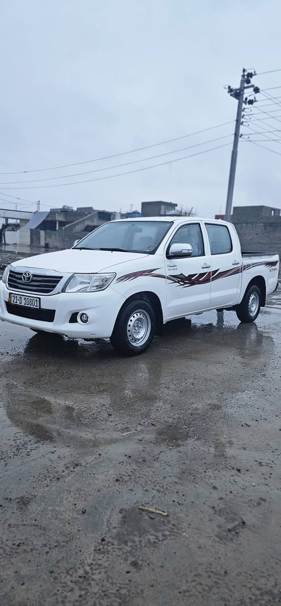 توێتا مەرزیە 2015 پارچە ڕەش لەسەر ساغی بۆدی بیلاد 160 هەزار ڕۆیشتوە مەکینەی نەکراوەتەوەو بەشەرت سەنەوی بەسەر نەچوە تەحویلو غەرامە بەشەرت 
نرخی 187 گەڵاو کەمێک مەجال 
شوین چوارقوڕنە 
بۆزانیازی زیاترپەیوەندی بکەن بەم ژمارە
ژ.م *********** رانية, السليمانية
