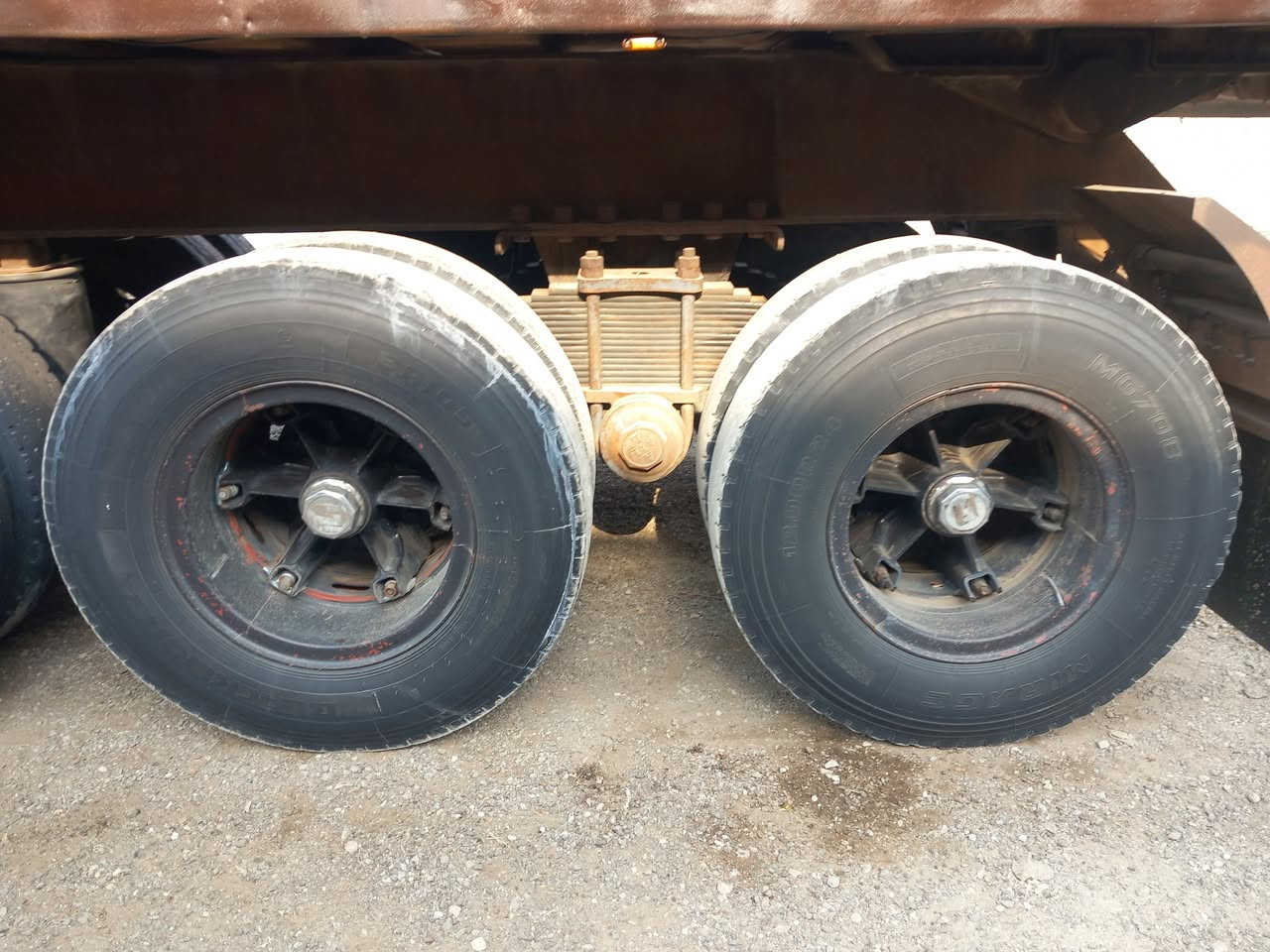 ماموت عمل بغداد مجموعه شاصي ألماني ذرعه ٣٢ تخم تاير هاذه رقمي *********** لسعر ١٧٠ بيه مجال
