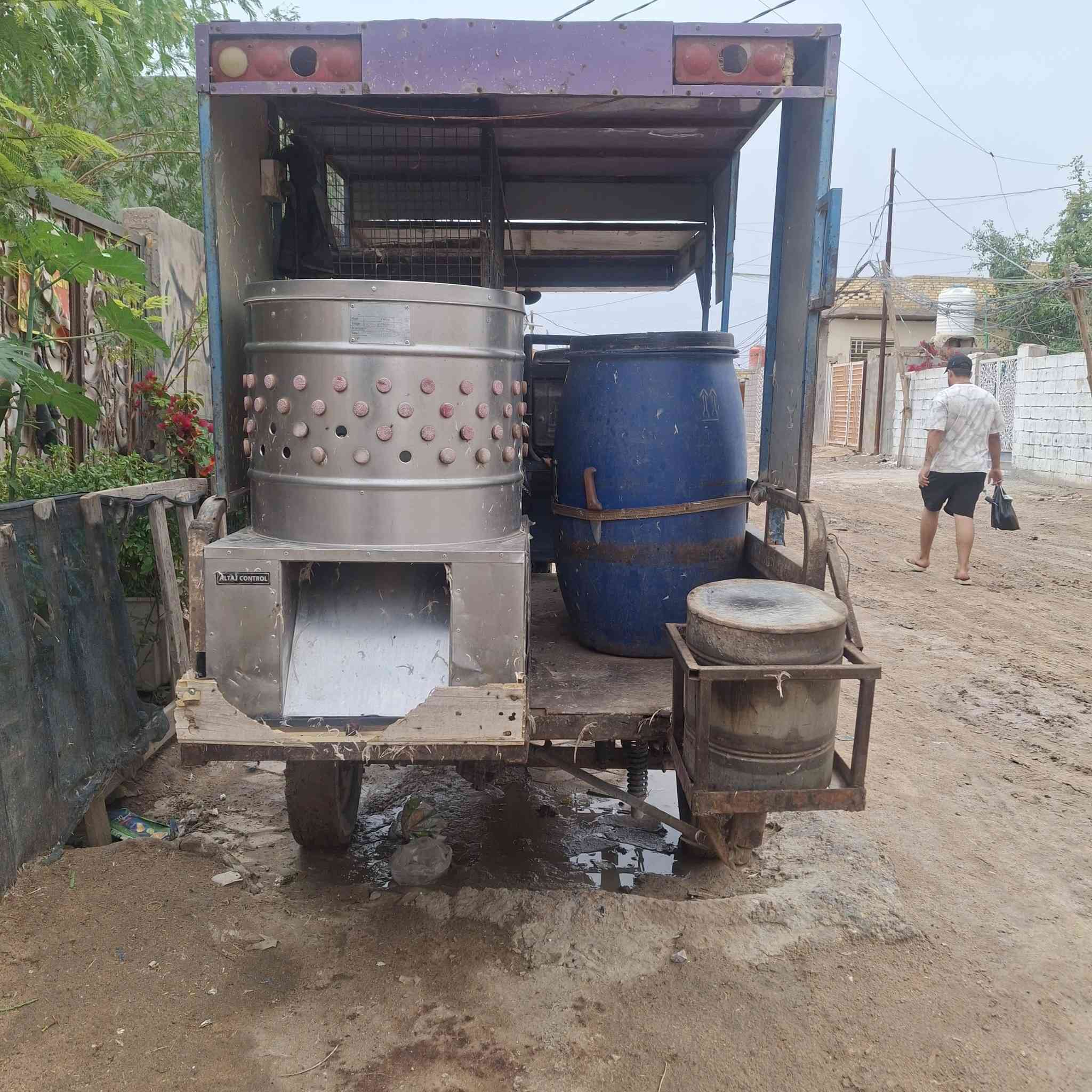 ستوته مالت دجاج لبيع ناصريه مركز موديل 2014 كلك باسمي خير من الله الستفسار اكثر التصال على الرقم او المراسله ***********
