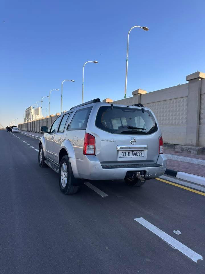 نيسان بافندر وارد امريكي كلين بدون حادث
موديل 2009 بيها قطع رش اثر جراد السياره بدون معجون
سياره جديده وبدون نقص ماشية 110
رقم بغداد دولي بأسمي تحويل مباشر 
محرك 6 سلندر جديد كير اوتماتيك وعادي 
سبعه راكب 
فتحه بالسقف 
فور ويل
 تبريد ثلج 
ثلاث قطع تبريد 
كشنات جلد 
دشبول ارماده
تحكم استيرن 
 شاشه وكامره دواره 
حداديه امامي خلفي جديد 
تخم تاير جديد باتري جديد 
سياره بدون اي نقص جاهزه من كلشي 
السعر 105 والسيارة جديده وبدون اي نقص
مكاني كربلاء ***********
