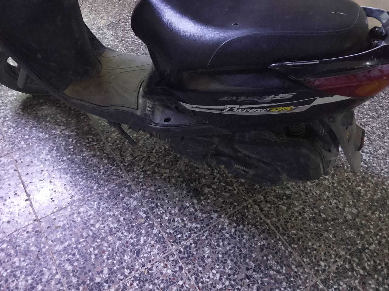 السلام عليكم دراجه بريز كهربائياته شغاله مكينه بيه لاستيك ولف دراجه نضيفه مكان شعب الجمعيات سعر400 وبيها مجال ***********
