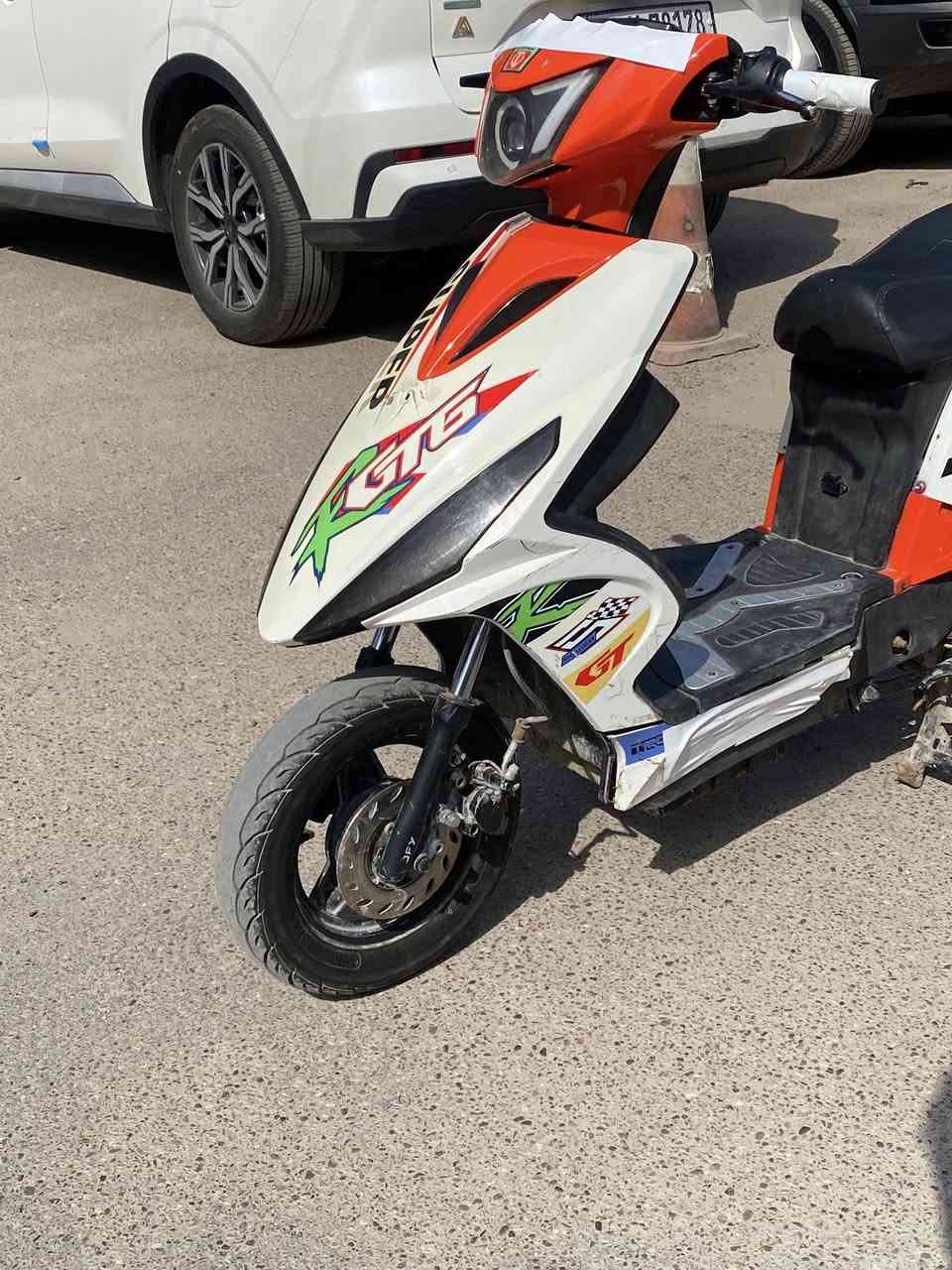 سلام عليكم دراجه شحن لبيع ماكس شحن 5 بطاريات كبار دراجة كاملة مكملة اي نقص ما بها لايت عالي ناصية إشارة يمنة و يسره قفل ستيرن بها وضع R دبل إشارة به نشرة السعر 360 وبيها مجال عنوان زيونة شارع الربيعي رقمي***********
