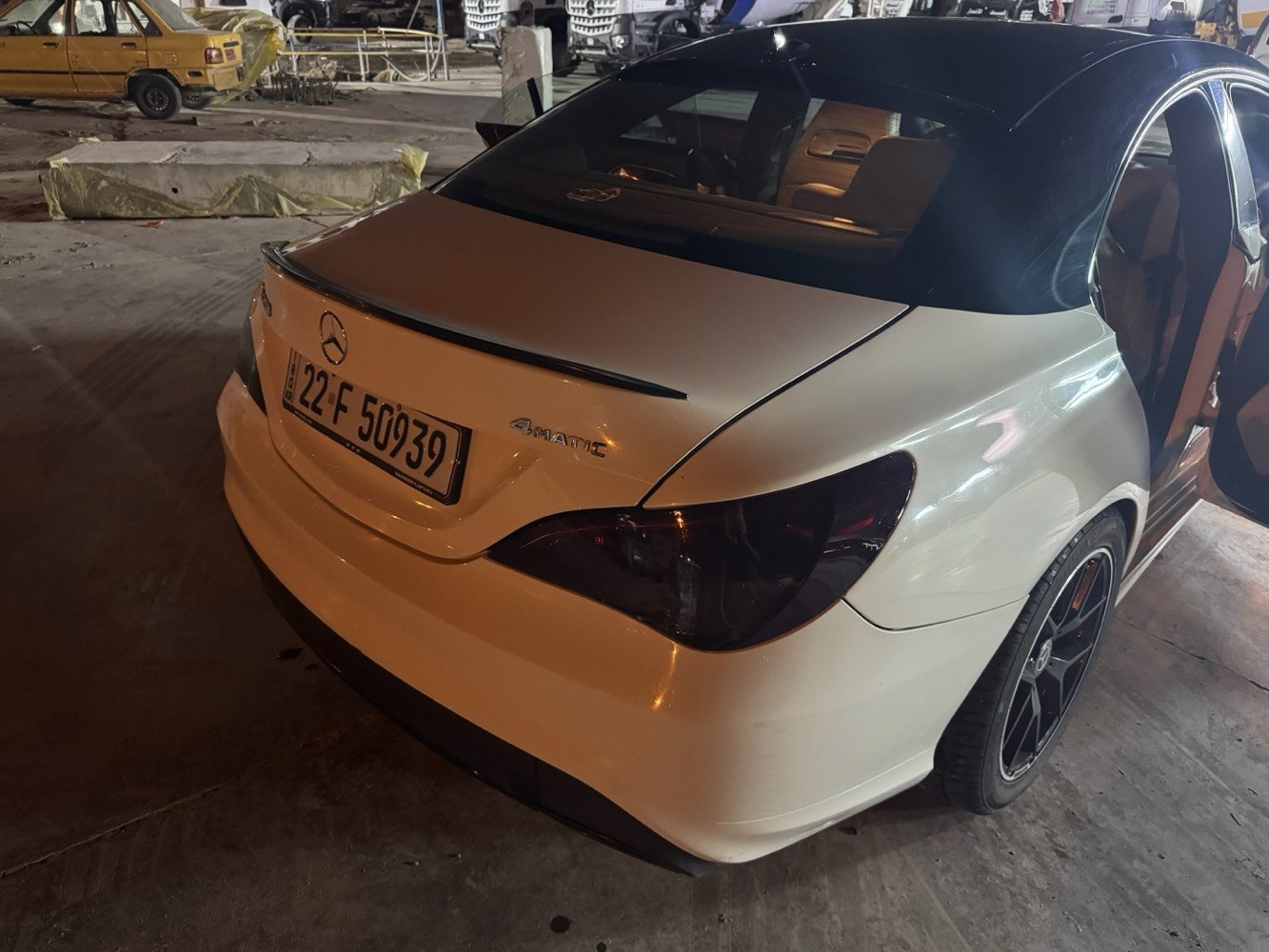 مرسيدس  موديل 2018 CLA250 فورماتك فووول للاخير ماشيه 108.000كم وارد امريكي داخله كلين  هنا صار صبغ  جاملغ وباب ابمن خلفي بدون دواخل ارباك سليم. السياره حلوه وشبابيه    رقم اربيل باسمي مكانه بغداد حي العدل السعر 155 ورقه  *********** واتساب متوفر ايضا