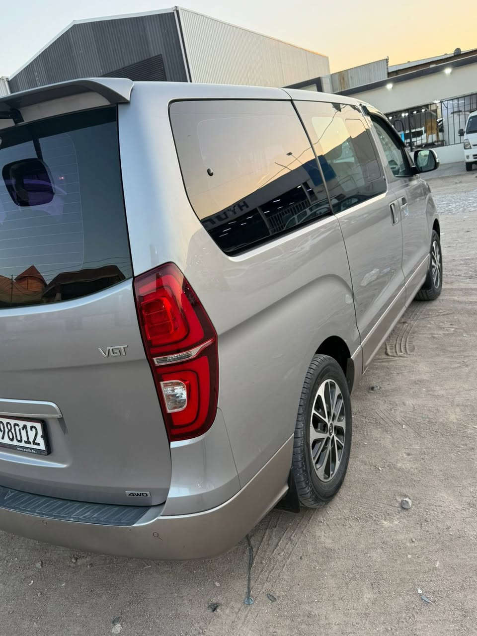 سياره ستاركس VIP بنورما فتحتين جامات شفط فورويل محرك دبلو مكينه وكير كفاله شرط السياره بعدها زيرو السياره مكفوله ما عدا رشت صبغ خفيفه بالجاملغ بدون ضربه حدايه بلاد جديده +تخم تاير جديدالسياره جاهزه للاخير مال جناي ما اتعبك مديل 19 معلايه 23 السياره بسمي تحويل ثاني يوم الشراي يتفضل اتصال ☎️ 

ملاحض السياره بيها تسجيل كامرات بالجامات
سعر السياره347$ وبيها مجال تواصل هذه الرقم 👇👇
***********
