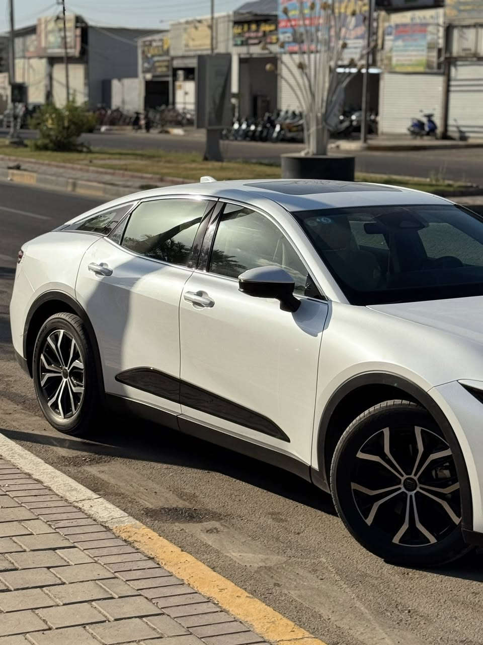 🚘للبيع تويوتا كراون هايبرد 2023 🔥
سيارة تجمع بين الفخامة، الراحة، والاقتصادية بنفس الوقت، بحالة ممتازة جداً ونظافة الوكالة.

✅ موديل 2023
✅ هايبرد اقتصادي جداً بالوقود
✅ ممشى 25 ألف كم فقط
✅ لون أبيض لؤلؤي أنيق
✅ استخدام شخصي وحالة ممتازة

💰 السعر: (31)وبيه مجال للشراي 

📞 للاستفسار والمشاهدة مراسلة خاص أو الاتصال على الرقم: (***********
