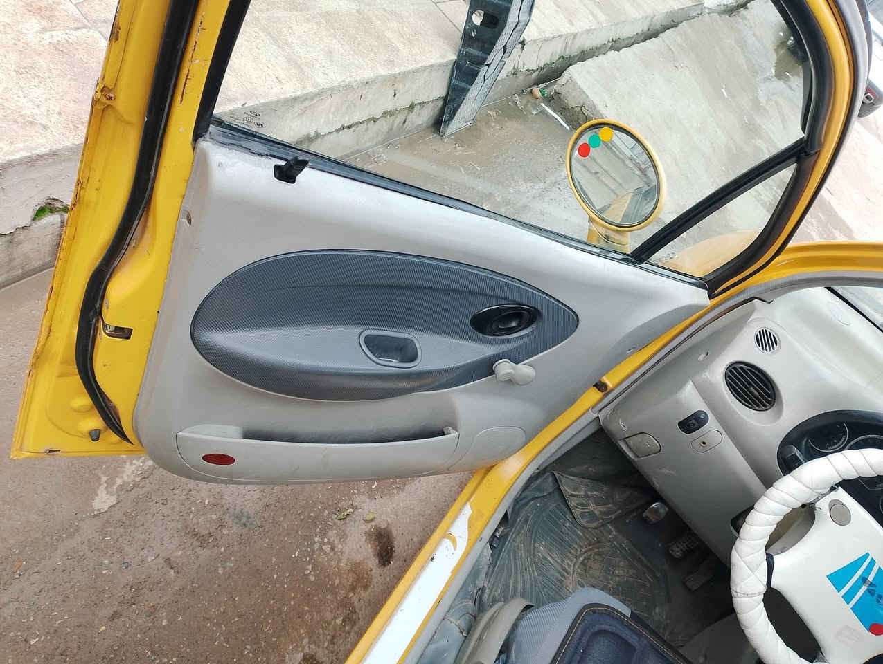 سلام عليكم QQ موديل 12 كابون بانزين رقم نينوى الماني 
سنويه 29 الا شهرين هيئه غرامات صفر 
 كير محرك شرط 
طخم تايرات جديد 
بدون ضرر شواصي تكم بدون معجون فقط طخه بسيطه من ورى البكلايت 
سعرها 30 بيها مجال بسيط خاص لاتراسلني 
أخوان مو شراي لاتخابرني وتسأل التفاصيل كلها مذكوره 
***********
***********
مكاني موصل حي الانتصار
