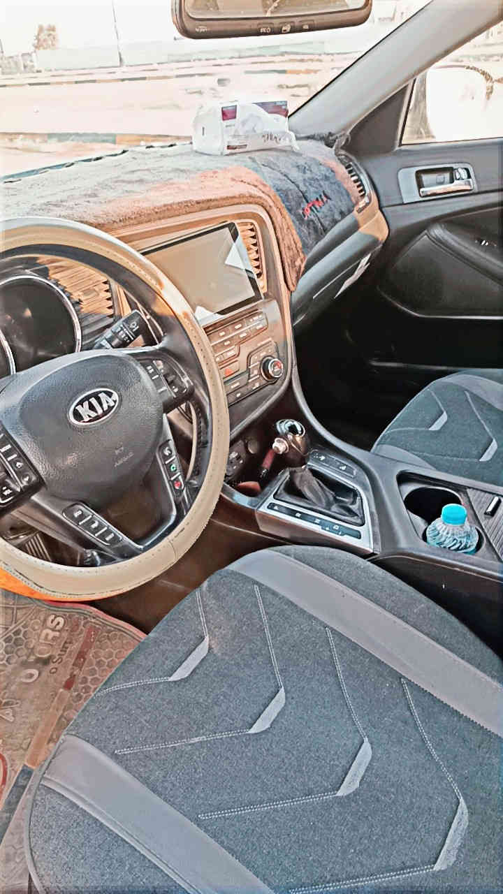 السلام عليكم كي فايف موديل 13 وارد كوري سيارة نضيفة وجاهزة مكينة كير تبريد منضومة جديدة تخم تاير جديد دوشمة جديدة سيارة مواصفات تدفئ كشنات حساسات خلفية تبريد قطعتين  وشاشة 5 سماعات لد نهاري واشاير بل مري ومري شفط سنوية لل28 السعر 120 قفل رقم الهاتف ***********
