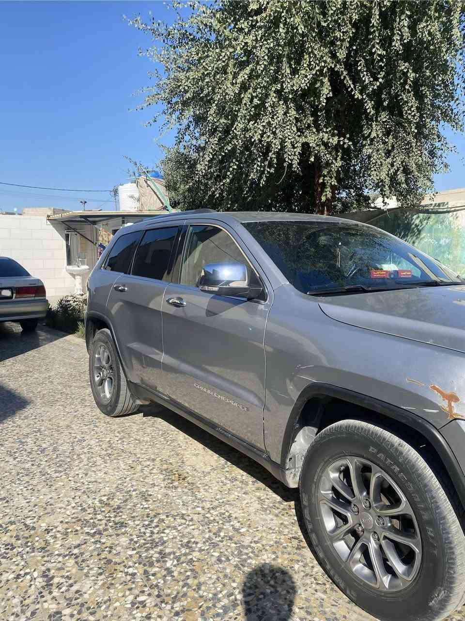 سلام عليكم جيب لاريدو 2016متومه طبق الاصل اربيل كصتين السياره
السعر 84وبيه مجال رقم التلفون***********
بل كارتون فول مواصفات مزوعه لمتدد 
1.صندوك كهربائي يصعد وينزل 
2.كشنات جلد تدفئه+تبريد 
3شاشه جبيره 
4.مكينه بل كارتون 3.600
5.لايت زنون يسوي الشارع نهار 
6.رادار امامي خلفي  
السياره مابيه نقص برغي مال جناي يشهد الله حته بطاين هستوني مشتريهن بعدني ماشادهن بصندوك
