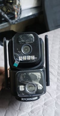 شباب طلعت عندي هاي الكامرا بالامزون جديدة والمواصفات موجوده عندكم اعلى...