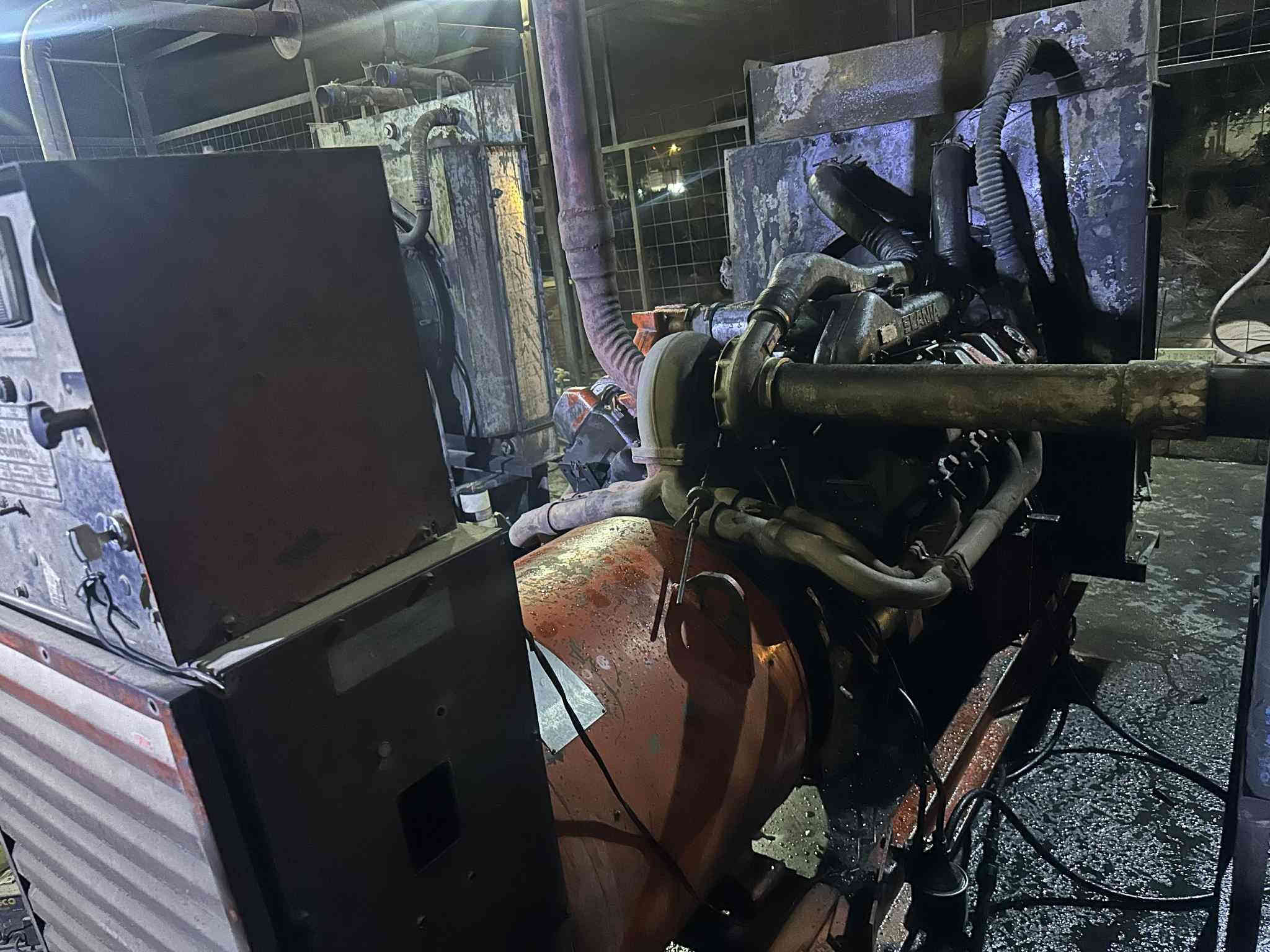 سلام عليكم 
مولد سكانيه 42 .01 راس توليد 350 سايس 10 سعر 75 مكان ديالى كنعان
للتواصل ***********
