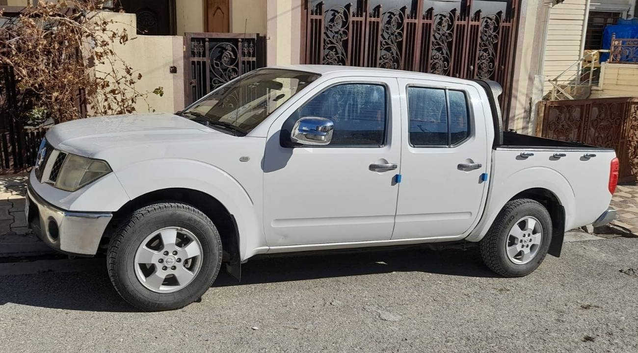 نیسان ناڤارا 2009 
سەنەوی ژینگەی نوێیە 
رەقەم و هەزەی نوێیە 
تایەی نوێی لەژێرە 
بەجوانی و پاکی ماوەتەوە 
هیچ مەسرەفێکی تێدا نییە 

سعر : لە کۆمێنت داوای بکە ڕاستەوخۆ بۆت دێت 🤖 

گێر و مەکینەی بەشەرت 
هیچ کێشەیەکی تێدا نییە 

ژمارەی خاوەنەکەی 
***********
