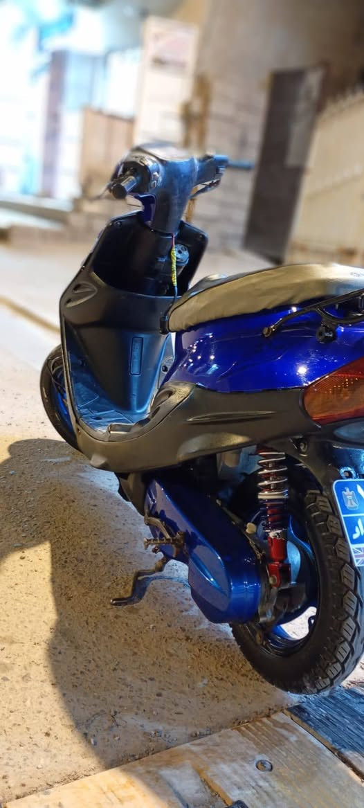 السلام عليكم دراجات للبيع ياماها رمبه كهربائية كله شغله سلف شغال بس  باتري نقصه 550وبيه مجال ***********
