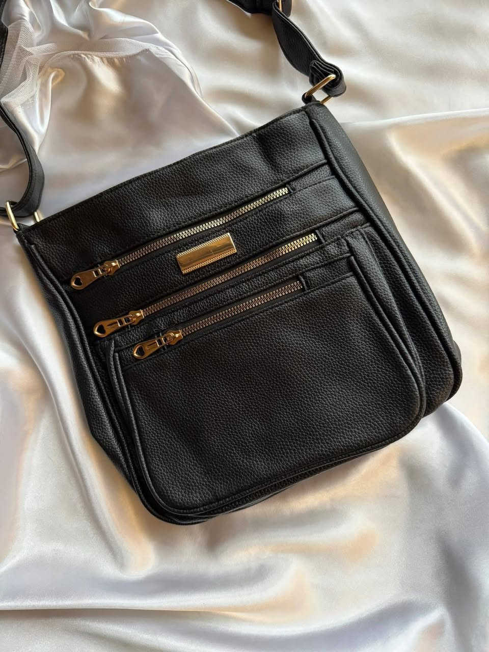 روز ستور 🌸مختص بأناقتك وجمالك للبنات والشباب 🌸
كل اللي تحتاجه للأناقة اليومية بمكان واحد 👇
👜 محافظ شبابي
⌚ ساعات نسائي
👟 أحذية رياضي
👞 أحذية سبورت
👜 حقائب نسائية
👛 جزدان نسائي
🕶️ نظارات

📌 تتوفر ألوان ومقاسات متعددة
💬 للحجز أو الاستفسار عن الألوان والقياسات:
📖 دايركت
📱 أو عن طريق الواتساب: ☎️ ***********
✨ بيج روز… اختاري أناقتك بثقة ✨
