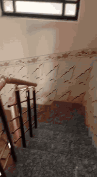 شقه للايجار بل مطيحه طابق اول ٢ غرفه ومطبخ صاله وصحيات كلش نظيفه ٤٠٠ الف ايجاره الاستفسار ***********
