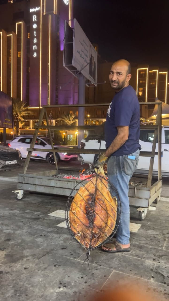 اسماك بابل
جادريه مقابل فندق بابل
مجاور باچه ابو حيدر المصلاوي 
سمك على الطريقه البغداديه 
للحجر والاستفسار 
***********
***********
***********
***********
