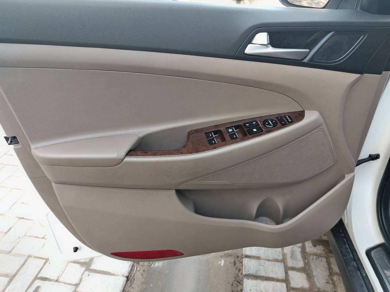 السلام عليكم
توسان للبيع
موديل 2020 فول مواصفات
الكاصد ام الخمس عدسات 
بنو رامة
قطعتين تبريد
شاشة حجم كبير
كراسي كهرباء
بصمة
سايد بريك بالرجل 
حجم المكينة 2000
ماشية 84 وشوية
السيارة خليجي مكفولة عدى الموضح في السونار
السيارة كلش نضيفة تخم تاير
للاستفسار ***********
اتصل على هذا الرقم
